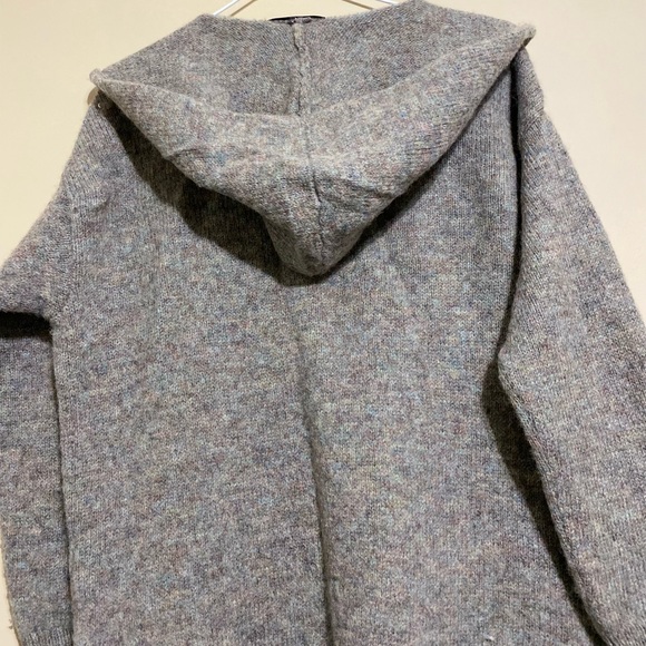 XS Uniqlo Cadigan - Picture 3 of 5